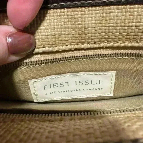 First issue Liz Claiborne purse - Picture 6 of 12